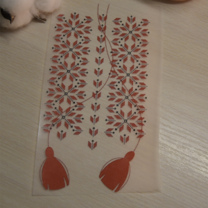 Вишиванка з кутасиками